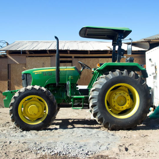 TA-124 TRACTOR JD-2 TA-124 TRACTOR JD-2