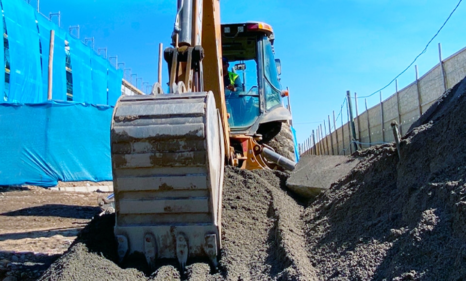 Cómo elegir la retroexcavadora adecuada según el terreno y el tipo de proyecto