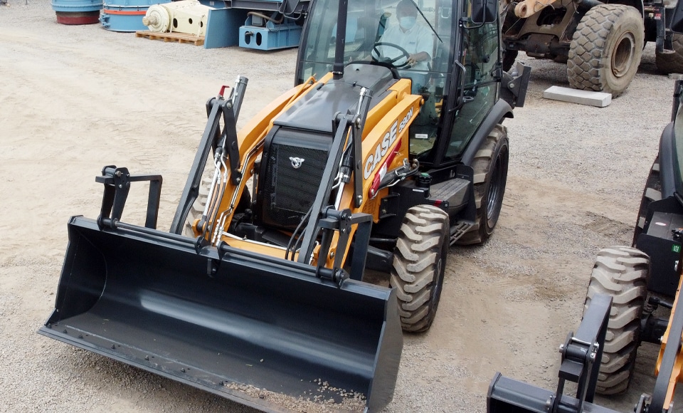 Arrendar retroexcavadoras con Maquinaria Carrán