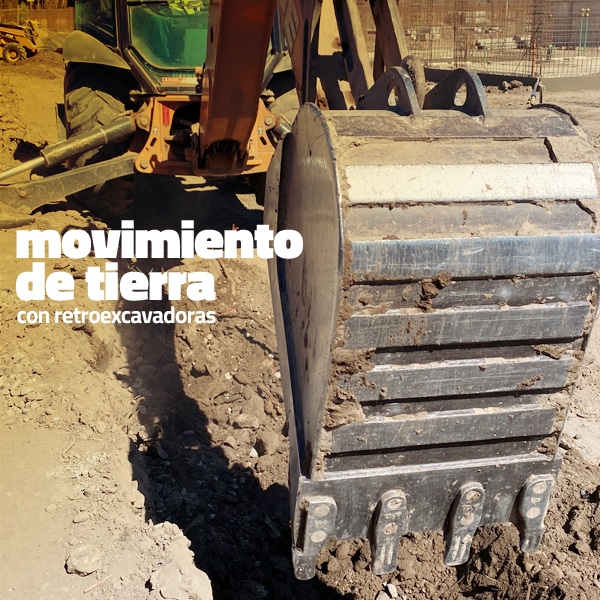 Movimiento de tierra con retroexcavadora